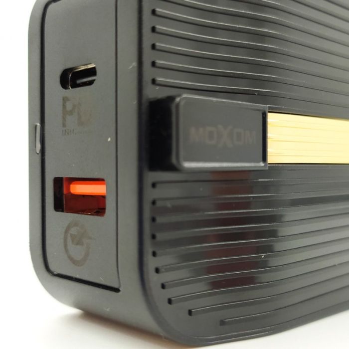 Комплект зарядного устройства с Type-C проводом MOXOM MX-HC23