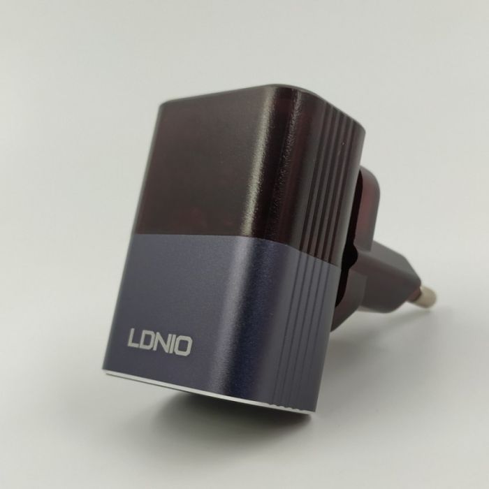Металическое сетевое зарядное устройство Micro USB LDNIO A2206